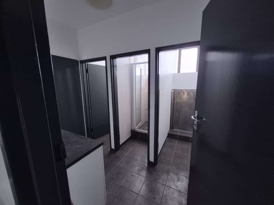 To Let Commercial Property for Rent in Paarden Eiland Western Cape
